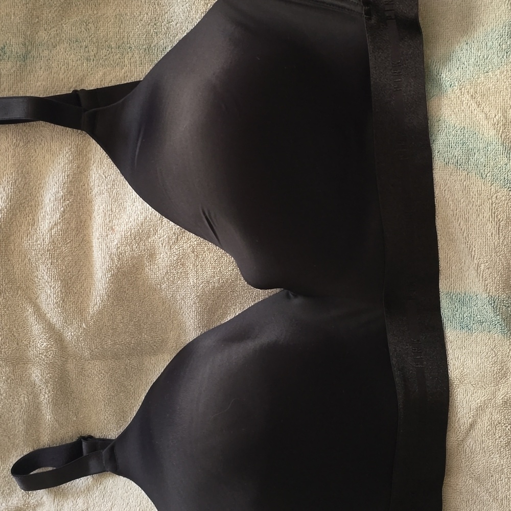 Seamless Black Bra